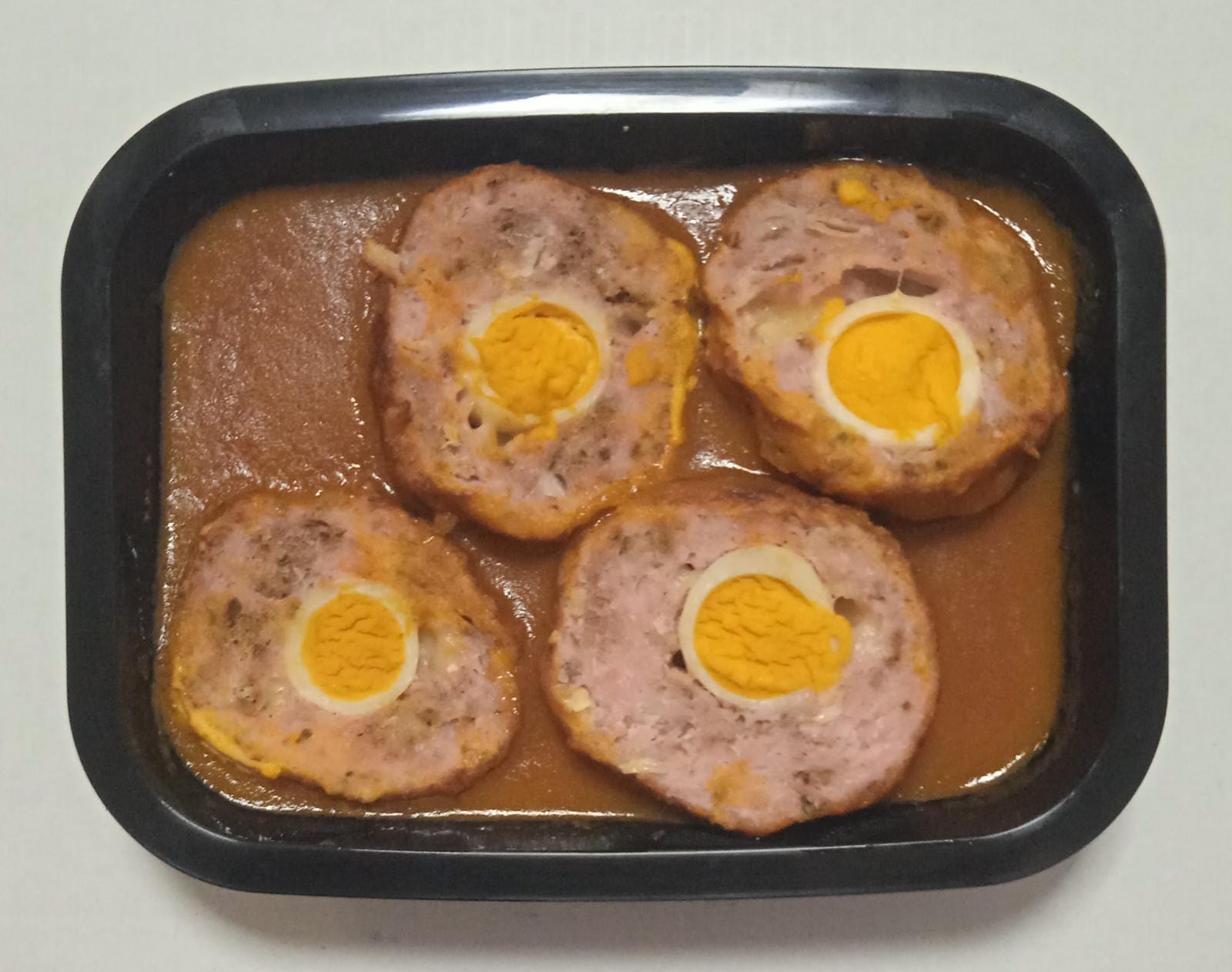 Albondigón de pollo con huevo de codorniz (Ración por persona)