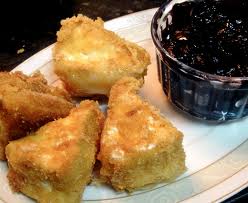 Bocaditos de queso camembert rebozados (12 unidades)